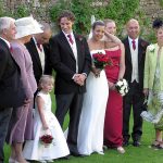 https://upload.wikimedia.org/wikipedia/commons/c/c1/Wedding.smallgroup.arp.750pix.jpg