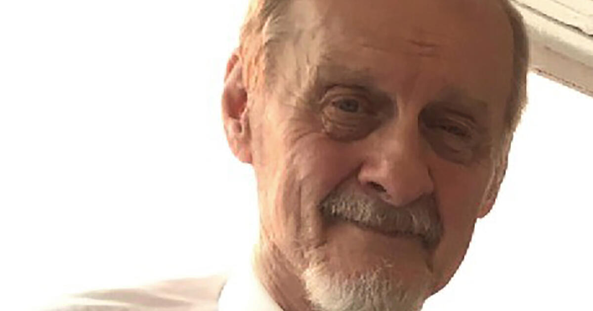 Image default