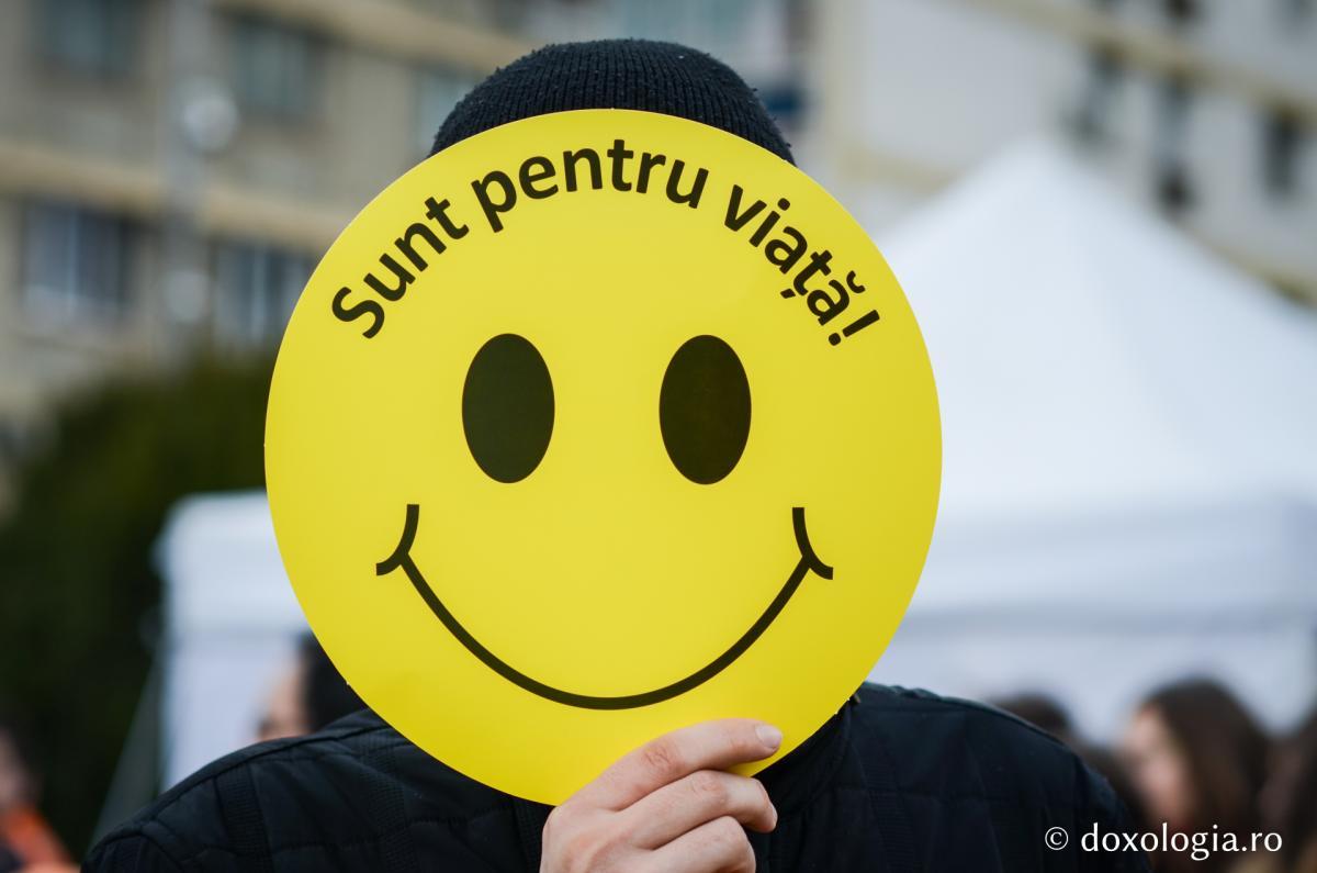 Image default
