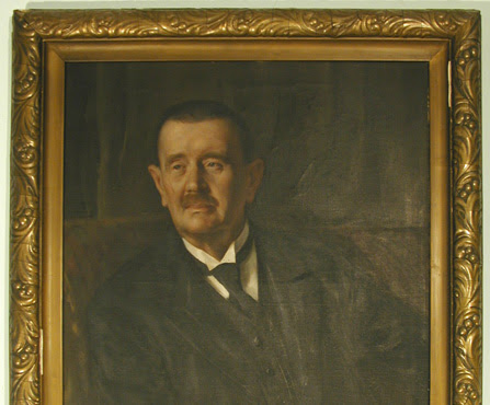 Image default